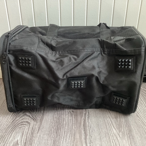 Amazon Basics Medium Soft-Sided Mesh Pet Airline Travel Carrier
Bag , Black - Picture 14 of 14